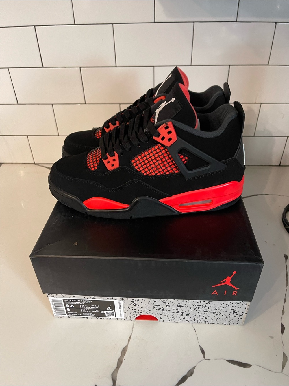 Men’s Retro 4 Red Thunder Size 6.5. - Picture 8 of 8